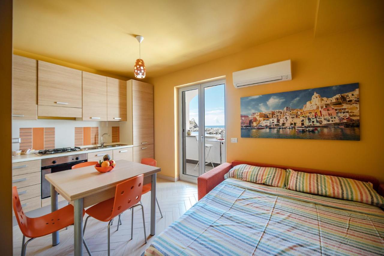 Willa Casa Cinzia In Marina Di Corricella Procida Zewnętrze zdjęcie
