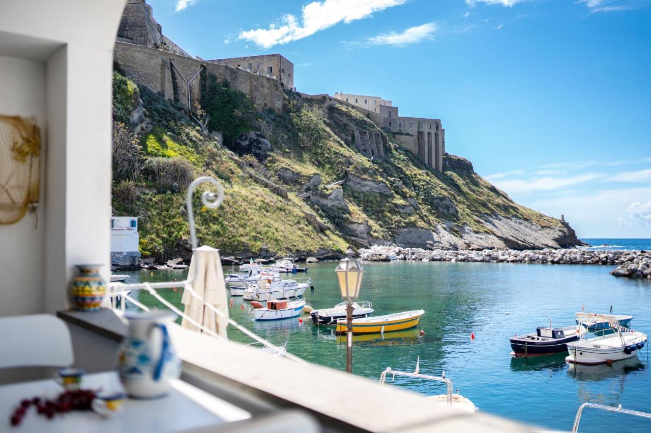 Willa Casa Cinzia In Marina Di Corricella Procida Zewnętrze zdjęcie